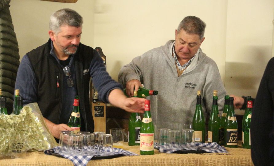 Lupuludun sagardoa, Adunako R. Zabala sagardotegian